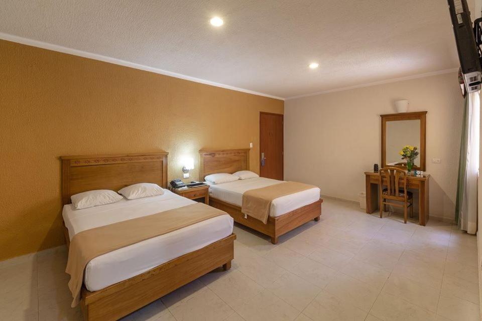 Tecnohotel Itzaes メリダ エクステリア 写真